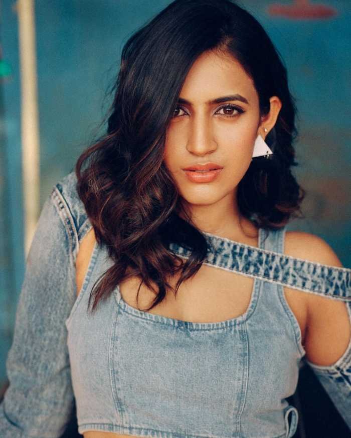 niharika konidela 5